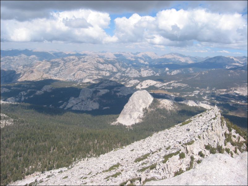 2005-09-09 Cathedral Peak Hen (10) Pano1h Fairview Dome